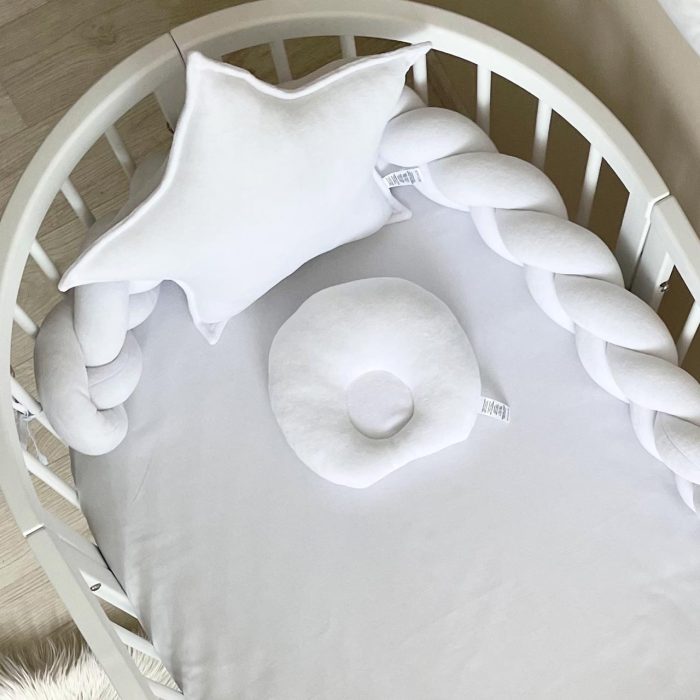 white-star-velvet-pillow-MAXWH6005-ingvart-3